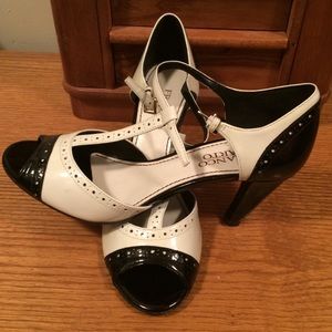 COLOR BLOCK PATENT LEATHER HIGH HEELS